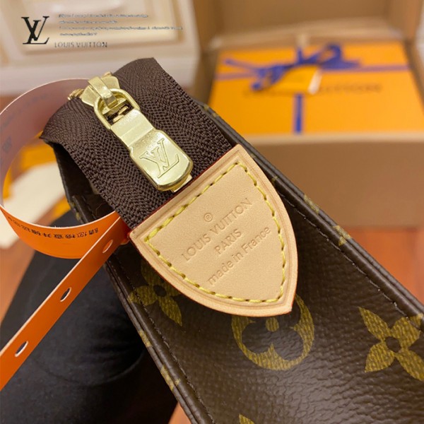 gucciaaa-38675-gallery-75461-0cb163453891b801 經典選藏|M47542 男女同款手包化妝包|商品實拍視角 04