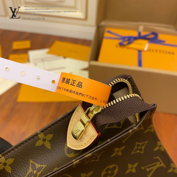 gucciaaa-38675-gallery-75462-ce674cc8afad2c85 經典選藏|M47542 男女同款手包化妝包|商品實拍視角 05