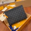 gucciaaa-38680-gallery-75529-0e7eb7cfb14a43cf 經典選藏|M61692 手包|商品實拍視角 03