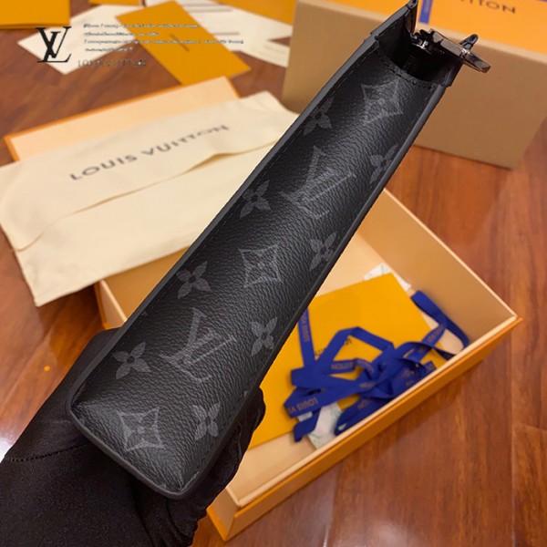 gucciaaa-38680-gallery-75530-4b6c00d0aeb665c6 經典選藏|M61692 手包|商品實拍視角 04