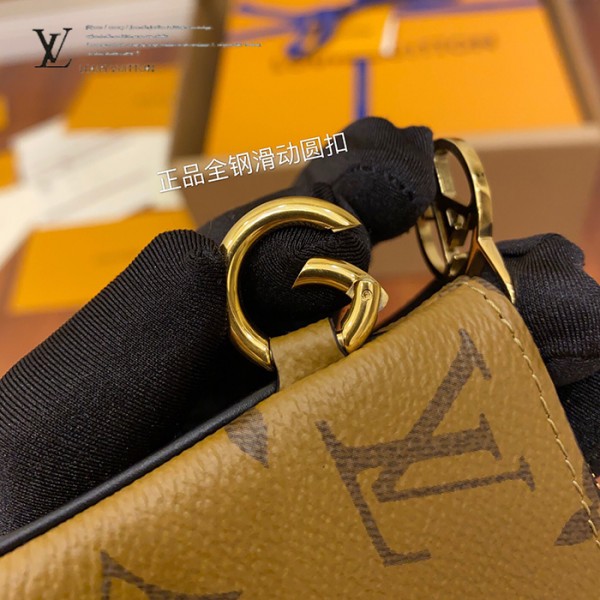 gucciaaa-38681-gallery-75539-45ef2d3451739f77 經典選藏|M68756 三合一手包|商品實拍視角 04