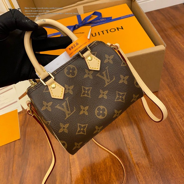 gucciaaa-38684-gallery-75570-3e9275c42132b9be 經典選藏|M61252 NANO mini枕頭包|包款全貌與整體比例