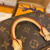 gucciaaa-38684-gallery-75573-4be98b1479a938a6 經典選藏|M61252 NANO mini枕頭包|商品實拍視角 05
