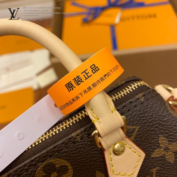 gucciaaa-38684-gallery-75580-a0e316b2c2c2f255 經典選藏|M61252 NANO mini枕頭包|商品實拍視角 12