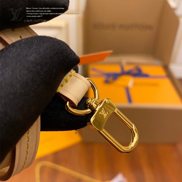 gucciaaa-38686-gallery-75594-b3e578a9fa091056 經典選藏|M40718 小號斜背包晚宴包|商品實拍視角 03