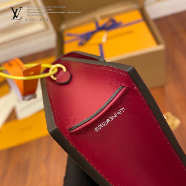 gucciaaa-38687-gallery-75603-7fa99cd3a81b997b 經典選藏|M67404 購物袋|商品實拍視角 03
