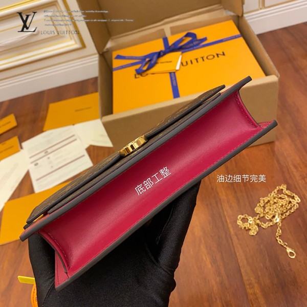gucciaaa-38687-gallery-75604-19fad51d1f891086 經典選藏|M67404 購物袋|商品實拍視角 04