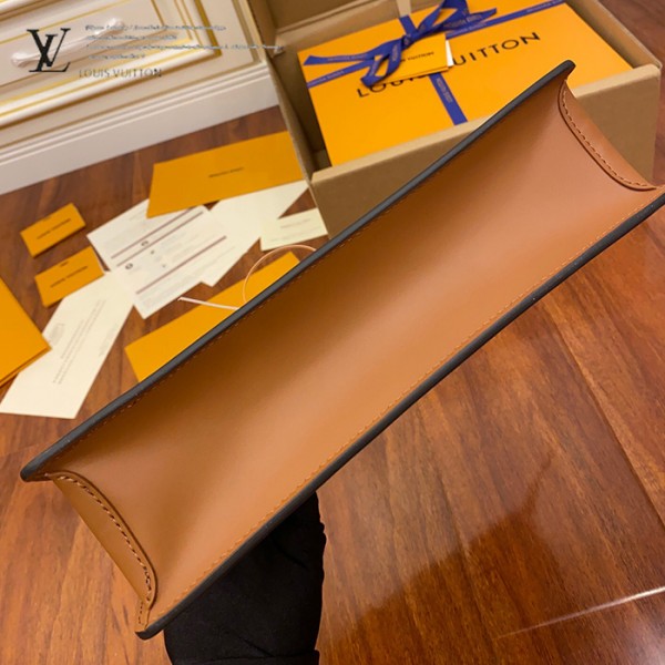 gucciaaa-38689-gallery-75635-c6bebe1ac0751931 經典選藏|M69184 手包化妝包|商品實拍視角 11