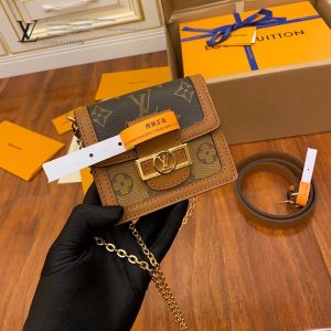 gucciaaa-38690-gallery-75639-4d2305976de0df93 經典選藏|M68621 達芙妮MINI郵差包|包款全貌與整體比例