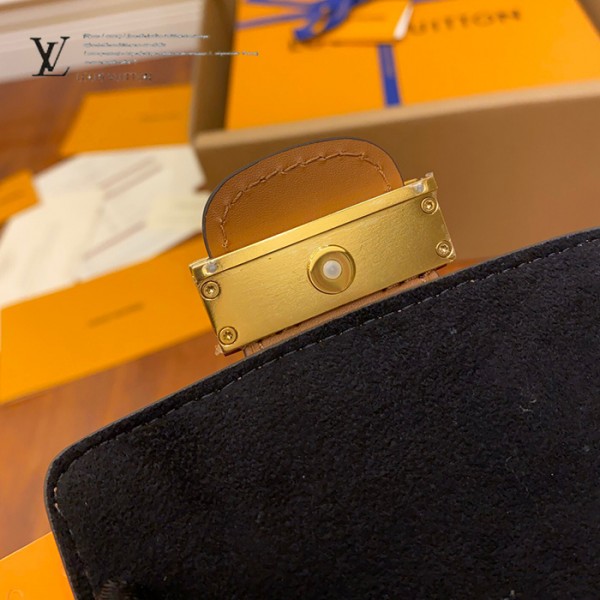 gucciaaa-38690-gallery-75642-c7acae459243bd42 經典選藏|M68621 達芙妮MINI郵差包|商品實拍視角 05