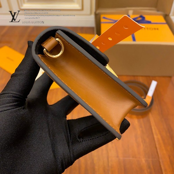 gucciaaa-38690-gallery-75651-955b7ff59138ac98 經典選藏|M68621 達芙妮MINI郵差包|商品實拍視角 14