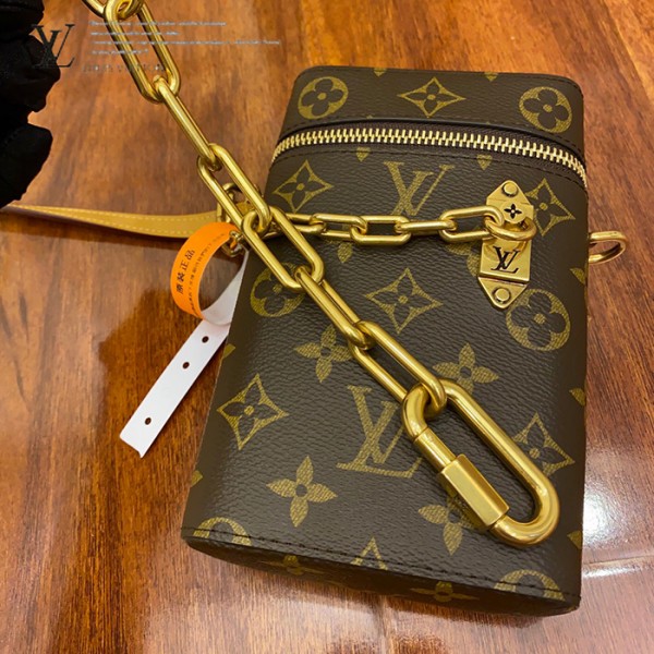 gucciaaa-38693-gallery-75686-07f45cf884785160 經典選藏|M44914 手機包|商品實拍視角 02