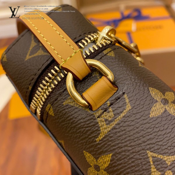 gucciaaa-38693-gallery-75688-03d19bc24eb2e1db 經典選藏|M44914 手機包|商品實拍視角 04