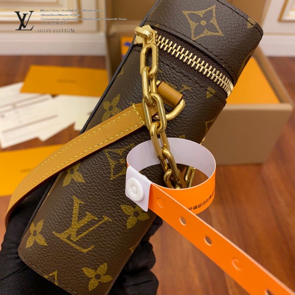gucciaaa-38693-gallery-75689-a1364b80245f7e37 經典選藏|M44914 手機包|商品實拍視角 05