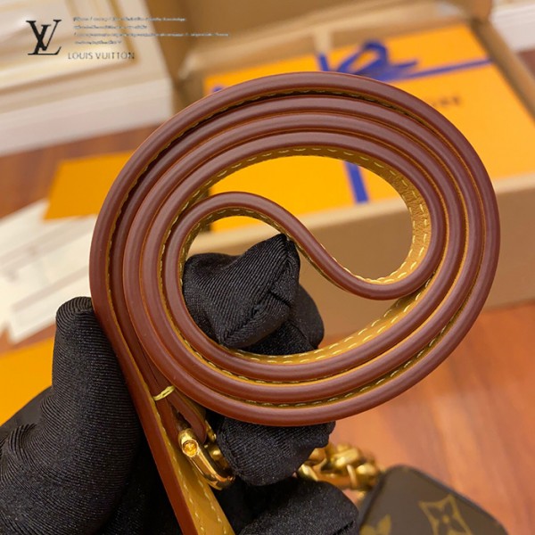 gucciaaa-38693-gallery-75690-5404405a8f62e26f 經典選藏|M44914 手機包|經典細節實拍視角