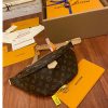 gucciaaa-38694-gallery-75702-5344d9a2891baf41 經典選藏|M43644 男女同款胸包腰包|商品實拍視角 04