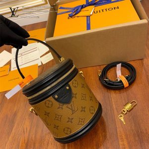 gucciaaa-38695-gallery-75715-25e595558dd8c331 經典選藏|M43986 圓桶化妝包|包款全貌與整體比例
