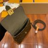 gucciaaa-38696-gallery-75729-295c574720832a79 經典選藏|M44797 手提斜背包|商品實拍視角 03