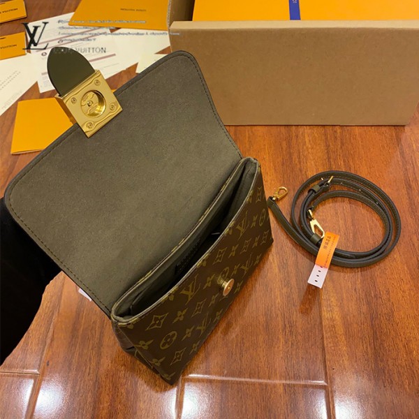 gucciaaa-38696-gallery-75729-295c574720832a79 經典選藏|M44797 手提斜背包|商品實拍視角 03