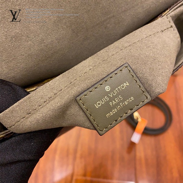 gucciaaa-38696-gallery-75730-7de44e1f30d7b444 經典選藏|M44797 手提斜背包|商品實拍視角 04