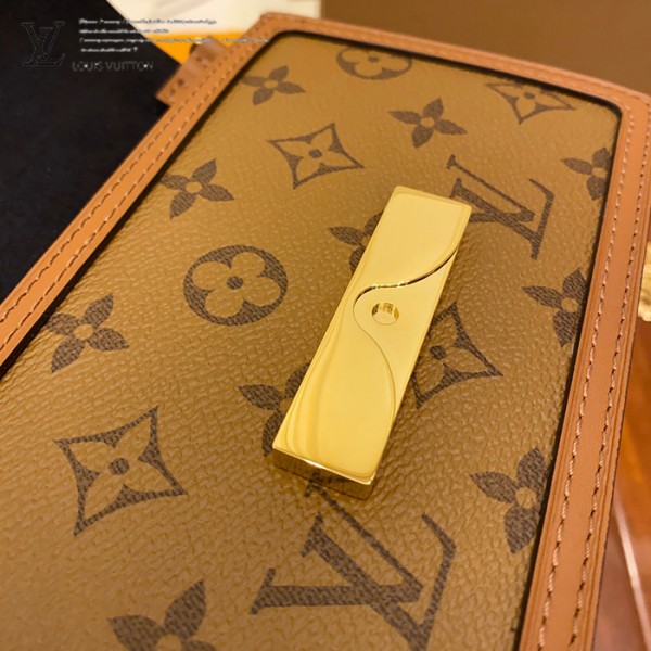 gucciaaa-38697-gallery-75744-30955b3630fe57f9 經典選藏|M68746 小號達芙妮郵差包|商品實拍視角 03