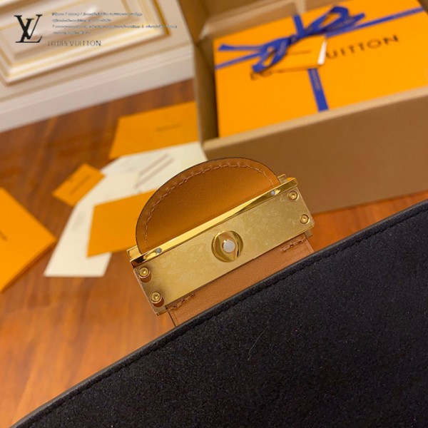gucciaaa-38697-gallery-75745-b97cb19626c02591 經典選藏|M68746 小號達芙妮郵差包|商品實拍視角 04