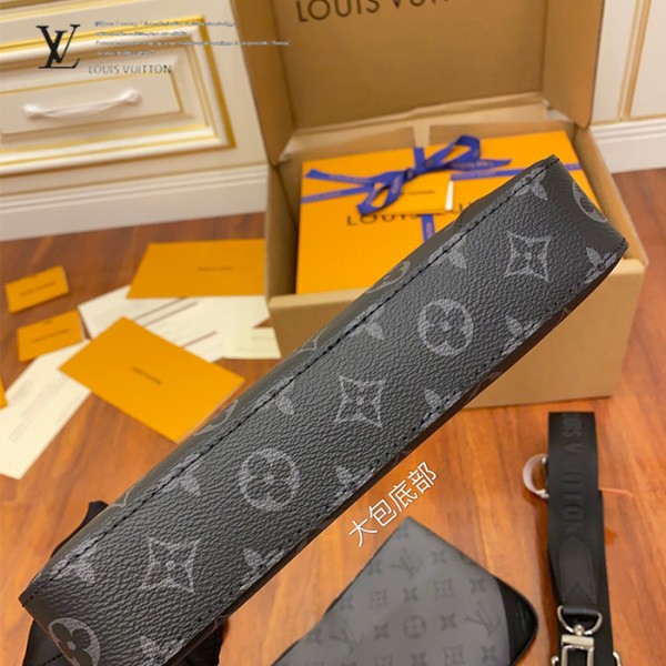 gucciaaa-38706-gallery-75852-5aa1c7128890d3c2 經典選藏|M69443 男士三合一郵差包|商品實拍視角 03