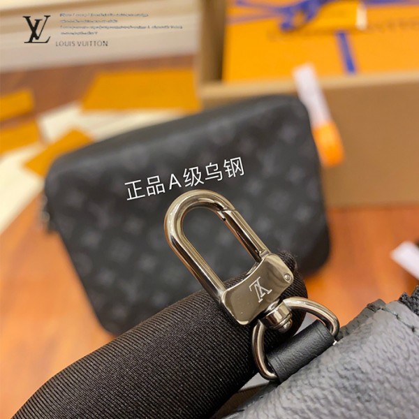gucciaaa-38706-gallery-75857-50a21d0c3560fbd2 經典選藏|M69443 男士三合一郵差包|商品實拍視角 07