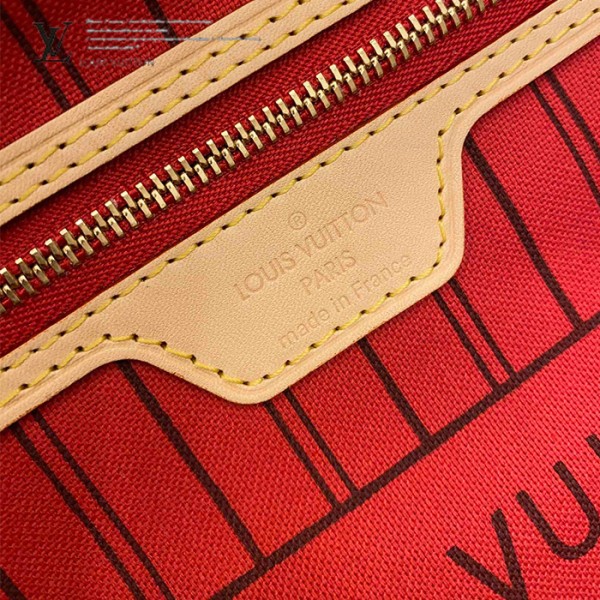 gucciaaa-38711-gallery-75925-0028a697b44f8ab0 經典選藏|M41177 NEVERFULL 購物袋|商品實拍視角 02
