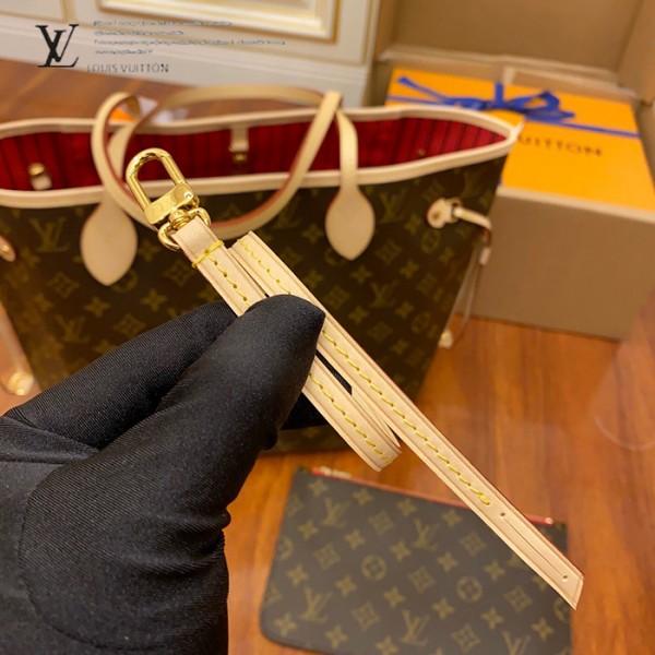 gucciaaa-38711-gallery-75926-c6f9ed8a01459c53 經典選藏|M41177 NEVERFULL 購物袋|商品實拍視角 03