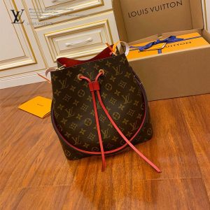 gucciaaa-38716-gallery-76006-2fa659e833f2d60f 經典選藏|M44021 水桶包|包款全貌與整體比例
