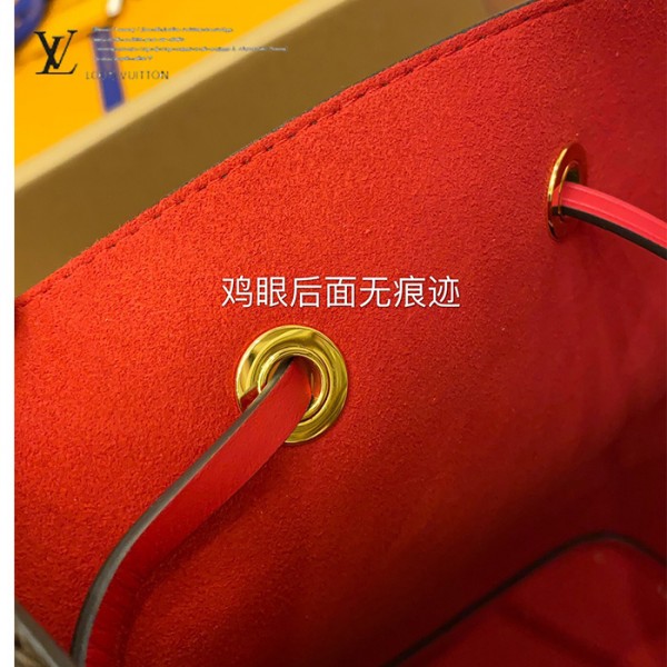 gucciaaa-38716-gallery-76013-3093a77c24906927 經典選藏|M44021 水桶包|商品實拍視角 08
