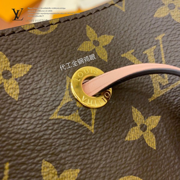 gucciaaa-38717-gallery-76021-833fea4f330ea902 經典選藏|精選 M44022 水桶包|商品實拍視角 07