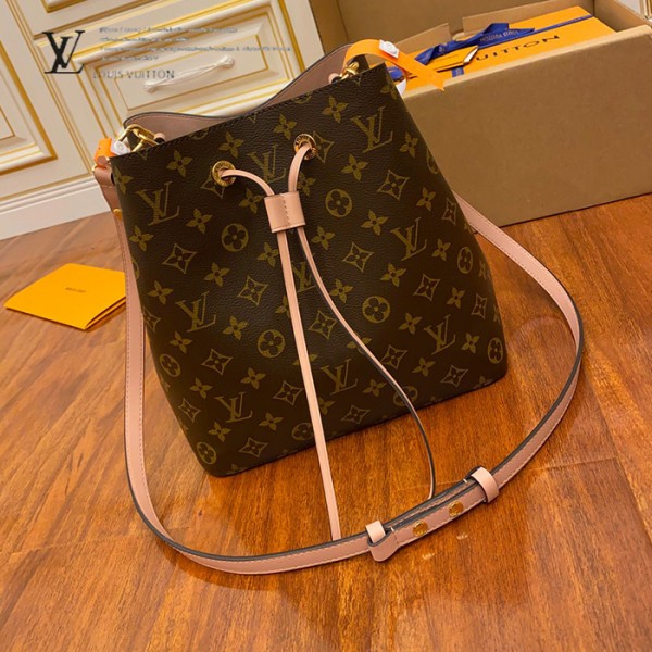gucciaaa-38717-gallery-76022-a9d5f19938084fa2 經典選藏|精選 M44022 水桶包|商品實拍視角 08
