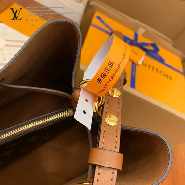 gucciaaa-38718-gallery-76028-f39b823c85451213 經典選藏|M44887 水桶包|商品實拍視角 05