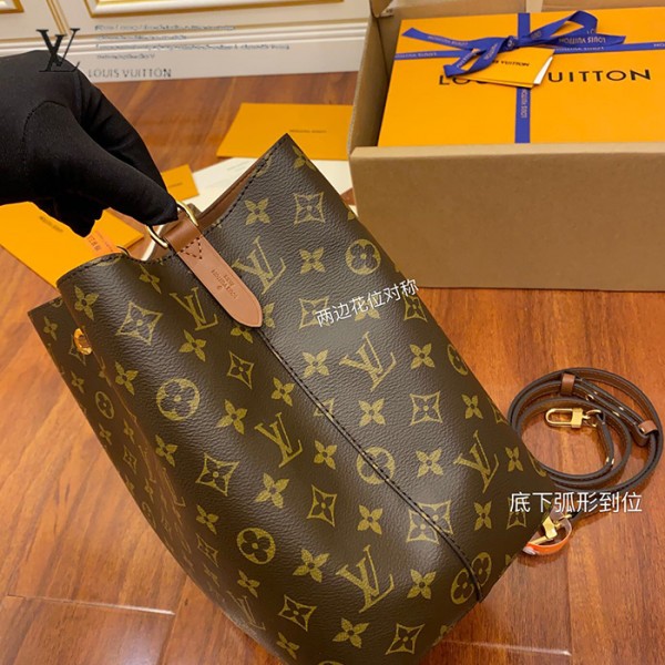 gucciaaa-38718-gallery-76029-fcd359e3b1f5f506 經典選藏|M44887 水桶包|經典細節實拍視角