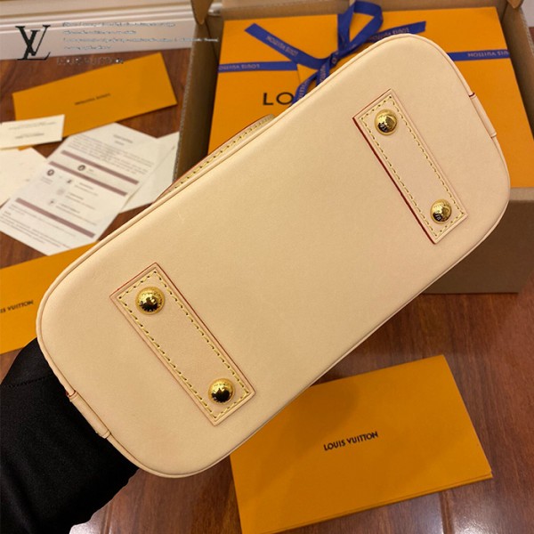 gucciaaa-38719-gallery-76032-dccd457b85a084a9 經典選藏|M53152 ALMA bb 貝殼包|商品實拍視角 02