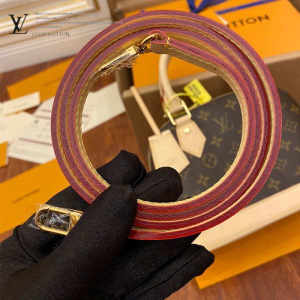 gucciaaa-38719-gallery-76035-880a0c236bd32df8 經典選藏|M53152 ALMA bb 貝殼包|商品實拍視角 05
