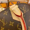 gucciaaa-38719-gallery-76041-e69e94a6e085ee83 經典選藏|M53152 ALMA bb 貝殼包|商品實拍視角 10