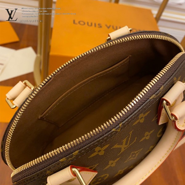 gucciaaa-38719-gallery-76044-15671ebbb797ab1f 經典選藏|M53152 ALMA bb 貝殼包|商品實拍視角 13