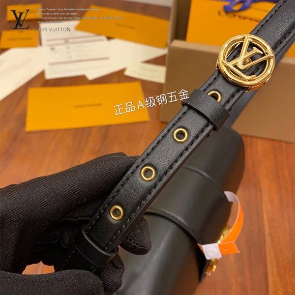 gucciaaa-38720-gallery-76049-a590a0927cb9d722 經典選藏|M55948 女士郵差包|經典細節實拍視角