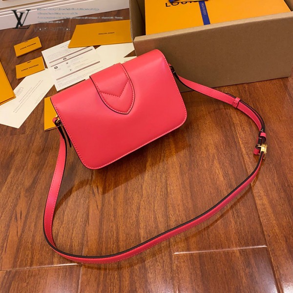 gucciaaa-38721-gallery-76062-be44cfdf2ba8d892 經典選藏|M55949 女士郵差包|商品實拍視角 04