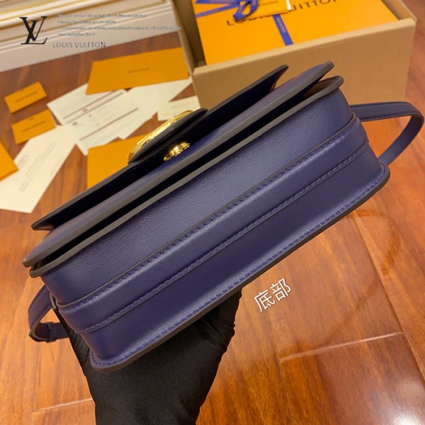 gucciaaa-38722-gallery-76082-6cec23e9c0d000b9 經典選藏|M55951 女士郵差包|商品實拍視角 11