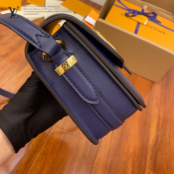 gucciaaa-38722-gallery-76089-f050a9647ff01ef8 經典選藏|M55951 女士郵差包|商品實拍視角 18