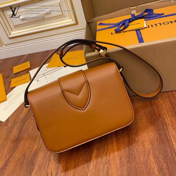 gucciaaa-38723-gallery-76099-c19c44d5b18f3d6a 經典選藏|M55952 女士郵差包|商品實拍視角 05