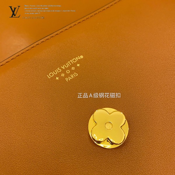 gucciaaa-38723-gallery-76112-2eef7f010fe1023e 經典選藏|M55952 女士郵差包|商品實拍視角 18