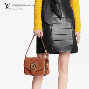 gucciaaa-38723-gallery-76113-e3c4ececabc669e4 經典選藏|M55952 女士郵差包|包款全貌與整體比例