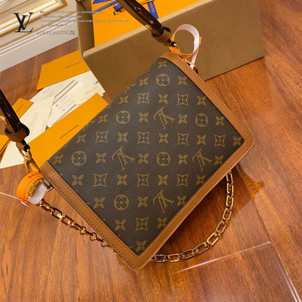 gucciaaa-38729-gallery-76182-a88558e116a97618 經典選藏|M44391 達芙妮郵差包|商品實拍視角 08